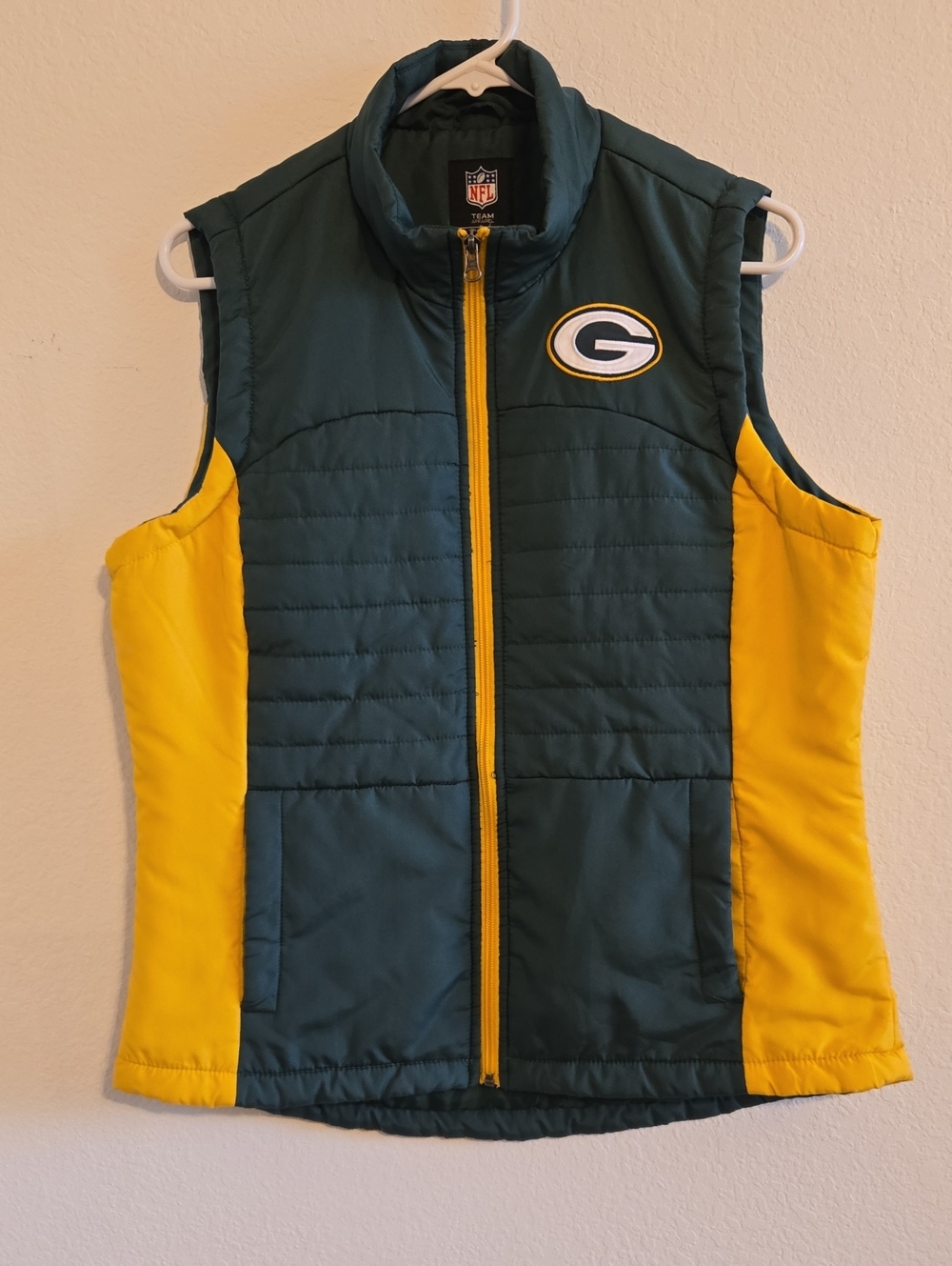 NFL Green Bay Packers Green and Yellow Puffer Vest - Large
